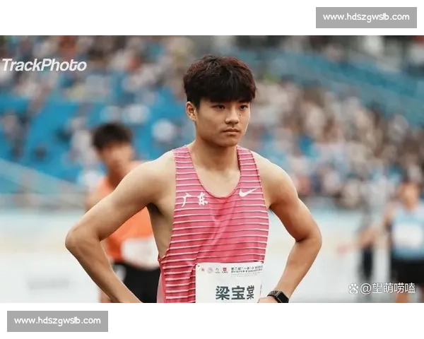 亚青会男子 400 米决赛:16 岁杨嘉 45 秒 76 夺冠 亚青会男子 400 米决赛:16 岁杨嘉 45 秒 76 夺冠