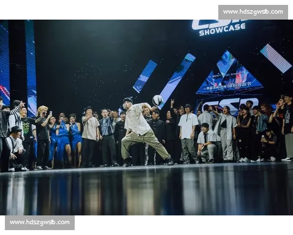 德阳甘孜赛前斗舞：街舞碰锅庄，比球赛还燃